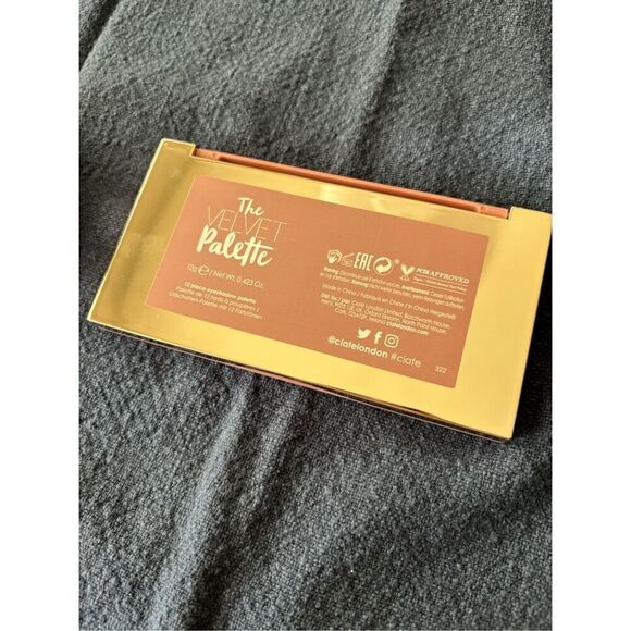 Brand New In Box Ciate London Women's The Velvet Palette Eyeshadow 12 Pcs - Picture 4 of 9